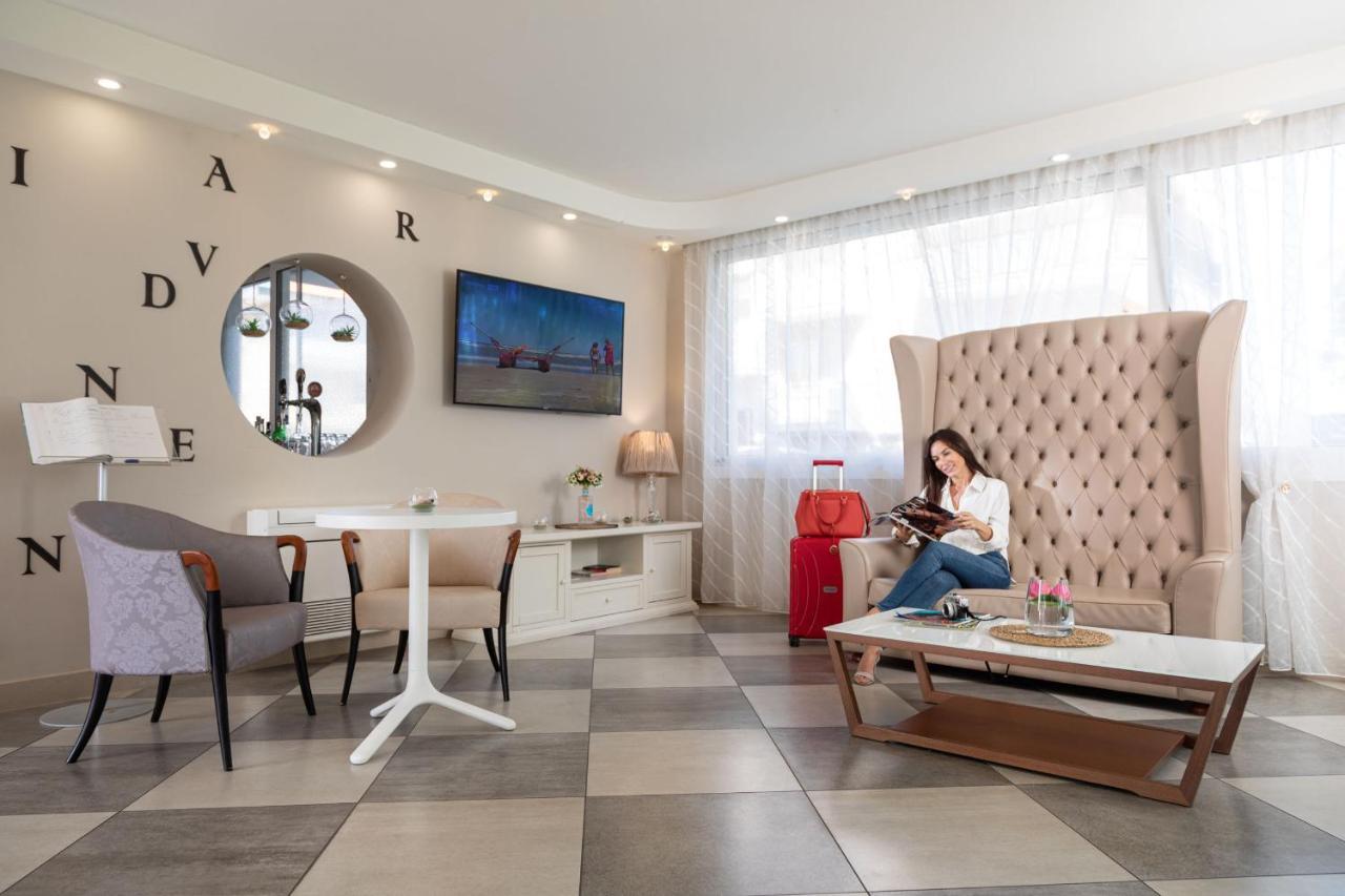Nero D'Avorio Apartments 리미니 외부 사진
